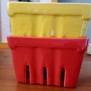 Ceramic berry baskets